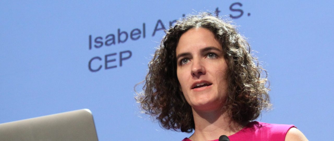 Isabel Aninat, investigadora del CEP, afirma que el Estado opera igual hace 30 años